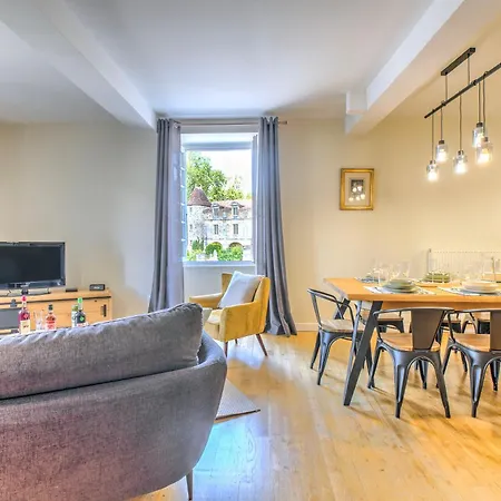 Le Petit Jean Apartment *